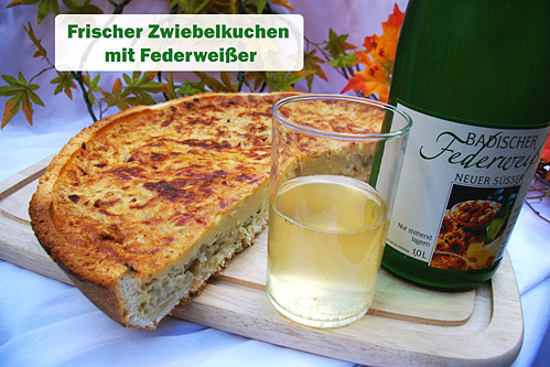 Café Janke In unserem traditionsreichen Café verwöhnen wir Sie mit süßen Leckereien, Kaffee-Spezialitäten, warmen und kalten Speisen. Die süßen Köstlichkeiten werden bei uns noch in handwerklicher Produktion in der hauseigenen Backstube hergestellt. In unseren Nichtraucher-Räumen finden Sie rund 80 Sitzplätze. In den Sommermonaten stehen Ihnen außerdem 56 Plätze draußen in der neugestalteten Lübbecker Fußgängerzone zur Verfügung.