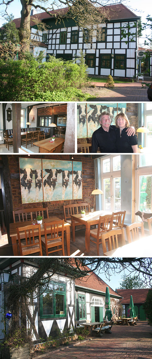 Gasthaus Schulenburg Was passieren kann, wenn sich zwei Menschen in ein Haus, das dazugehörige Grundstück und die idyllische Gegend darum herum verlieben, kann man bei Ursula und Jürgen Schulenburg sehen. Bei einem Ausflug entdeckten sie das traditionsreiche Anwesen in Bad Fiestel und kamen nicht mehr davon los. Nach einigen schlaflosen Nächten und vielen Verhandlungen mit den Voreigentümern wurde das Gasthaus Schulenburg Bad Fiestel im Jahr 2004 ins Leben gerufen. Da Ursula Schulenburg schon immer eine begeisterte Köchin war, fiel es ihr nicht schwer, ihrem neuen Wirkungskreis einen ganz individuellen und persönlichen Stempel aufzudrücken: Hier kocht die „Chefin“ eben noch selbst.