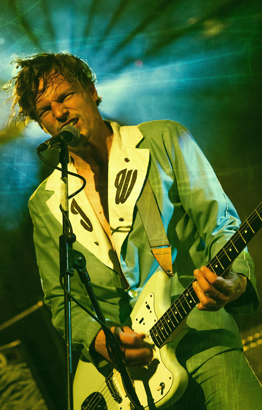 Bei einem Doppelkonzert mit „Jancee Pornick Casino“ und „Daily Thompson“ auf der Sommerbühne des JFK kommen Rockfreunde voll und ganz auf ihre Kosten. Zu hören und sehen sind die beiden Bands am Sonntag den 25. Juli um 17 Uhr am Life House in Stemwede-Wehdem.