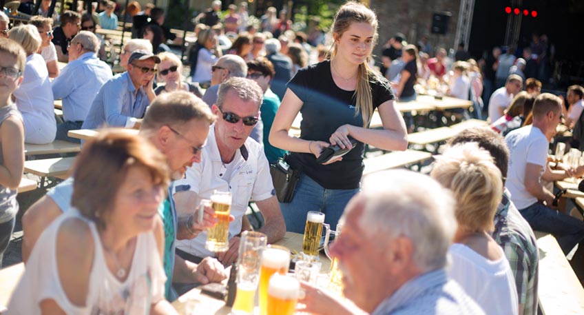 20210806 hallo luebbecke tag des biergartens setup