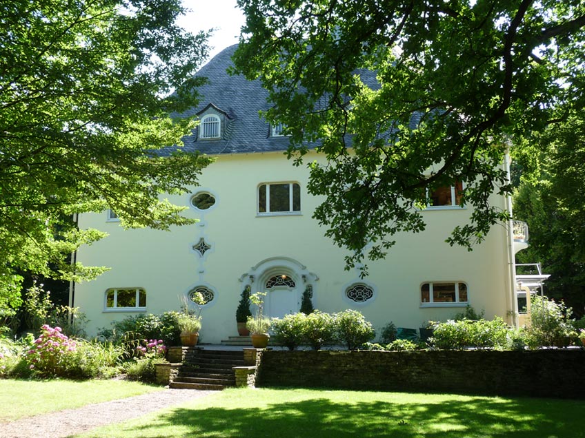 Das Lübbecker Stadtführerteam setzt sein Sommerprogramm am Samstag, 14. August mit dem Rundgang „Alte Lübbecker Villen“ fort. Am Donnerstag, 19. August lädt Lübbecke Marketing zur nächsten Feierabendführung ein. Dann heißt es bei der Altstadtführung im Quizformat „Rate mal!“.