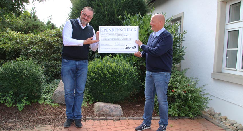 »Unser Dank geht an alle, die beim Zustandekommen dieser Spende beteiligt waren.« freuen sich Martin Manski (links) und Jürgen Staiger-Bruckamp (rechts). Auf diesem Wege danken wir auch allen Mitarbeiterinnen und Mitarbeiter, die täglich »an der Front« einen hervorragenden Job machen.
