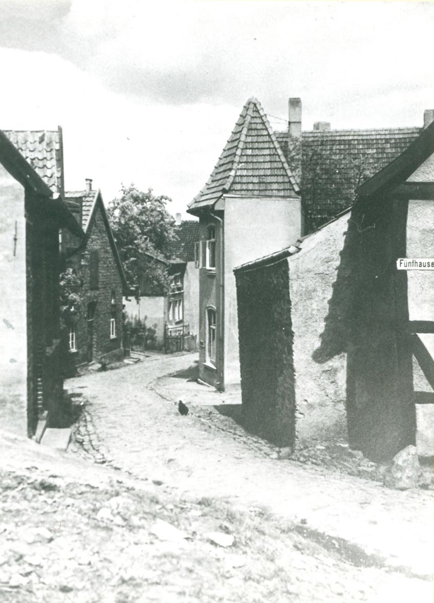 Lübbecke Marketing lädt am Samstag, 25. September zur nächsten Stadtführung unter dem Titel „Auf den Spuren der Stadtmauer“ ein. Nachdem Lübbecke 1279 die Stadtrechte bekam, musste die Stadt wehrhaft gemacht werden.