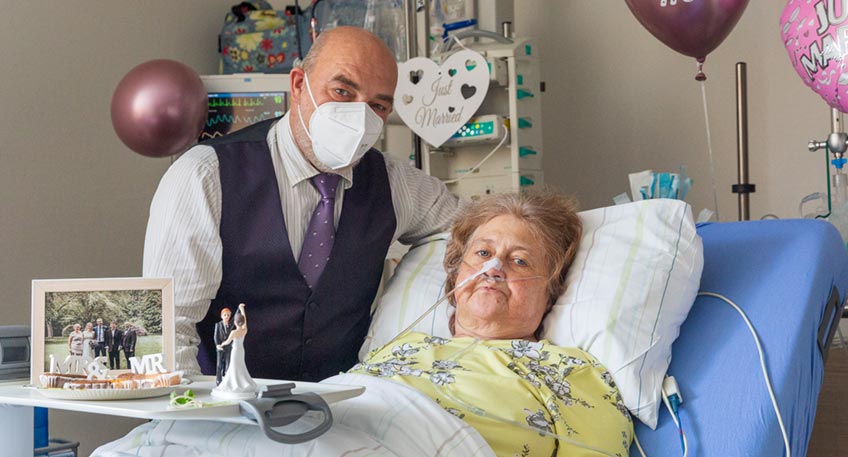 In guten wie in schlechten Zeiten. Das Versprechen ist der Grundstein einer jeden Eheschlie&szlig;ung. In der Regel heiraten Paare im zust&auml;ndigen Standesamt. Manchmal gibt es aber auch Ausnahmen wie nun im Johannes Wesling Klinikum in Minden. 