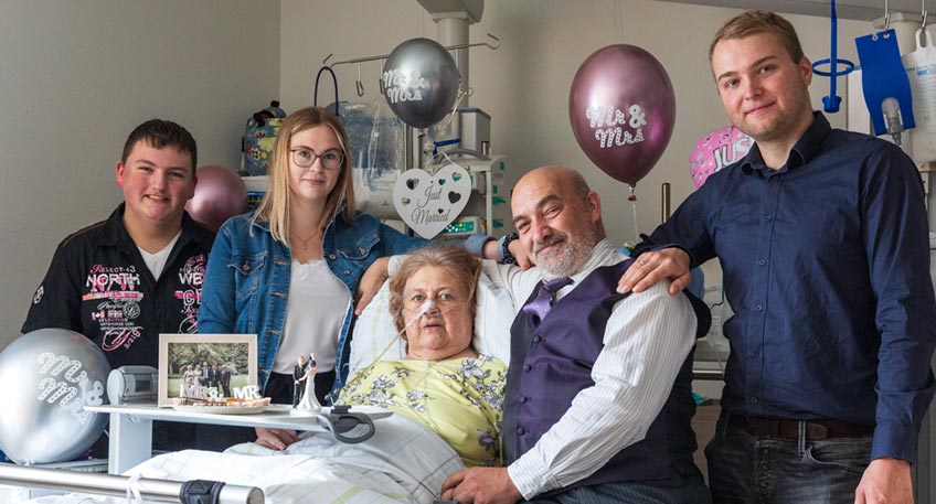 In guten wie in schlechten Zeiten. Das Versprechen ist der Grundstein einer jeden Eheschlie&szlig;ung. In der Regel heiraten Paare im zust&auml;ndigen Standesamt. Manchmal gibt es aber auch Ausnahmen wie nun im Johannes Wesling Klinikum in Minden. 