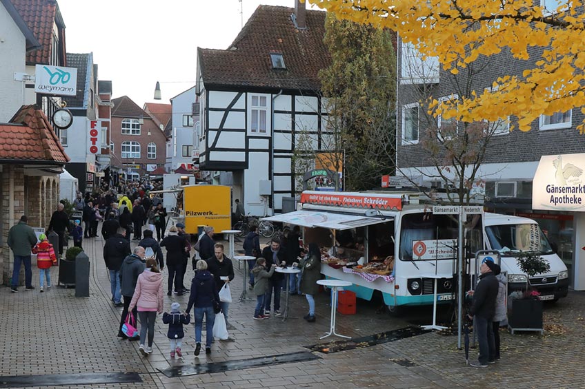Zum Wurstmarkt haben die Gesch&auml;fte am Samstag bis 18 Uhr sowie am verkaufsoffenen Sonntag von 13 bis 18 Uhr ge&ouml;ffnet.