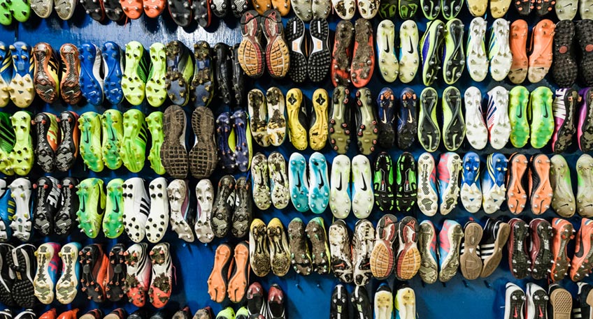 Der Jugendf&ouml;rderverein des FC L&uuml;bbecke pr&auml;sentiert ab dem 24.11. das Nachfolgeprojekt der Fu&szlig;ballkulturellen Leseb&uuml;hne. Die Besucher erwartet ein prominent besetzter Mix aus Film, Kabarett, Fotografie, politischer Bildung und Talk.