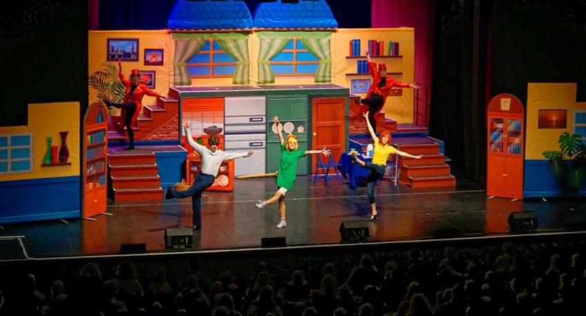 zu den Kindern in die Stadthalle nach L&uuml;bbecke.