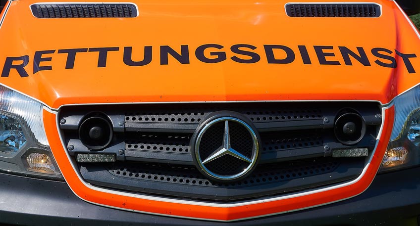 Schwere Verletzungen zog sich am späten Montagnachmittag ein Radfahrer zu, nachdem er auf der Huchzener Straße von einem Auto erfasst wurde. Nach notärztlicher Behandlung vor Ort verbrachte man den Hüllhorster zur weiteren Behandlung mittels Rettungswagen ins Klinikum Minden.