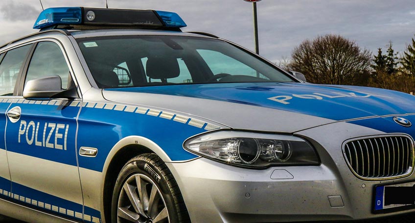 Zwei alkoholisierte Fahrzeuglenker, wovon einer zudem keinen F&uuml;hrerschein besitzt. Dies ist das auch f&uuml;r die erfahrene Streifenwagenbesatzung nicht allt&auml;gliche Ergebnis einer Fahrzeugkontrolle vom Montagnachmittag. Hinweis zur Alkoholfahrt kam von einer Zeugin.