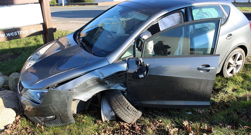 Auf der Stemwederberg-Stra&szlig;e stie&szlig;en am Mittwochnachmittag zwei entgegenkommende Autos zusammen. Hierbei zog sich eine Preu&szlig;isch Oldendorferin leichte Verletzungen zu.