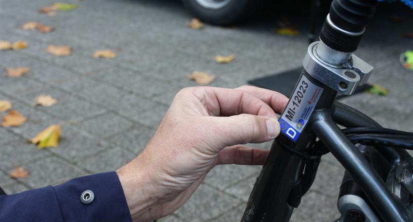 Am kommenden Donnerstag, 19. Mai, werden die Beamten des Kriminalkommissariats f&uuml;r Pr&auml;vention auch in Stemwede-Dielingen die kostenlose Aktion "Kein Fahrrad ohne Nummernschild" anbieten. 