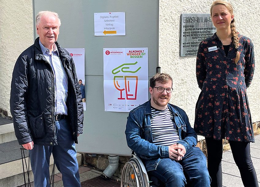 Zufriedene Gesichter bei den Organisatorinnen und weiteren Beteiligten: Der Aktionstag "Alkohol? - weniger ist besser" auf dem Ludwig-Steil-Hof in Espelkamp wurde gut angenommen. "Die Besucher waren durchweg interessiert und lie&szlig;en sich Zeit, um sich mit den dargestellten Themen zu besch&auml;ftigen," hie&szlig; es von Seiten der Veranstalter.