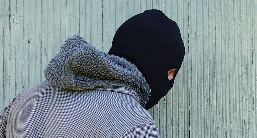 Auf Werkzeuge hatten es Einbrecher abgesehen, die in der Nacht auf Montag im Rahdener Ortsteil Varl aktiv waren. Hierbei haben sie insgesamt vier Objekte heimgesucht, wobei es sich um jeweils um in Scheunen eingerichtete Werkst&auml;tten handelte.