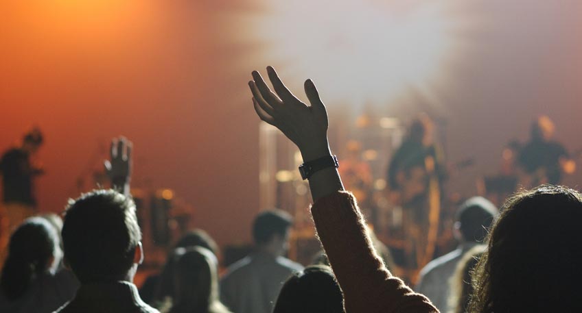 Indie Rock, Pop, Ska und mehr! Mit einem besonders abwechslungsreichen Musikprogramm eröffnet das diesjährige Frotheim Open Air die lang ersehnte Festivalsaison. Los geht’s am 21. Mai ab 15 Uhr auf dem idyllischen Festivalgelände bei Hof Riechmann (Stellerieger Str. 48 in Espelkamp-Frotheim).