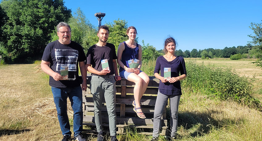 Auch in diesem Halbjahr bietet das Moorhus-Team eine Vielzahl abwechslungsreicher Veranstaltungen f&uuml;r Gro&szlig; und Klein im neuen Programmheft an. Neben Moorf&uuml;hrungen, Fortbildungen und BNE-Kinderveranstaltungen sind auch ein Familientag, eine Lesung sowie ein Fotokurs dabei. 