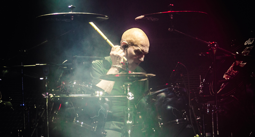 Chris Slade ist einer der produktivsten Schlagzeuger in der Rockmusikbranche 20220829_hallo_minden_slade_00.jpg