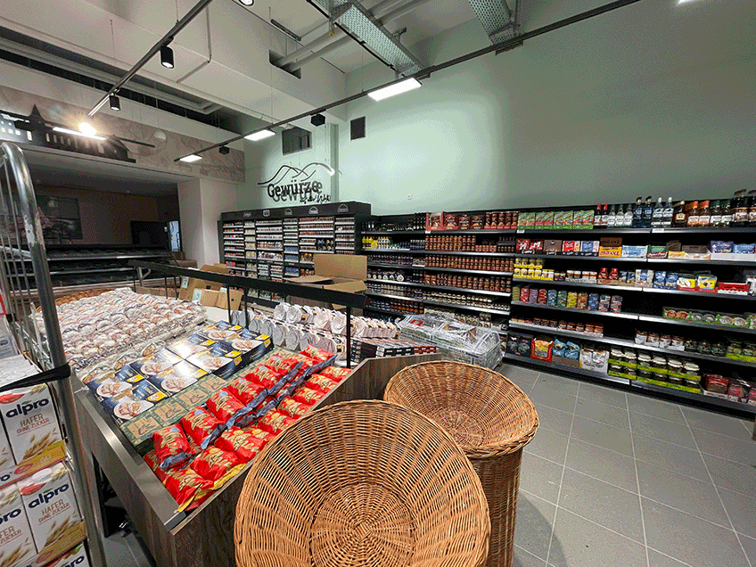 Marktleiter Donjet Morina