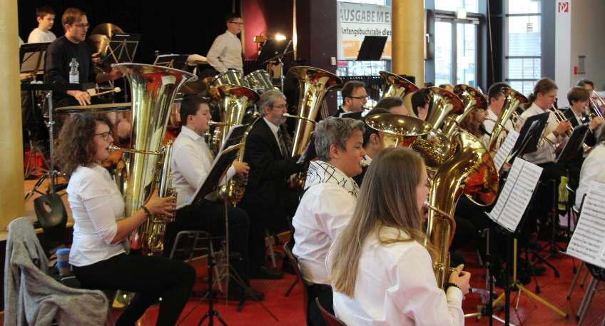 https://www.hallo-luebbecke.de/data/Bildarchiv/2022/202212_Dezember/20221230_hallo_minden_kreis_lreisjungendblasorchester_wilkening.jpg