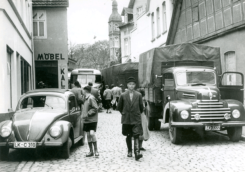 Mit der Sitz-F&uuml;hrung &bdquo;Wei&szlig;t Du noch &hellip; - L&uuml;bbecke in alten Bildern aus den 1950er und 1960er Jahren&ldquo; startet das L&uuml;bbecker Stadtf&uuml;hrerteam unter dem Dach des Vereins L&uuml;bbecke Marketing am Samstag, 25. Februar in die neue Saison.