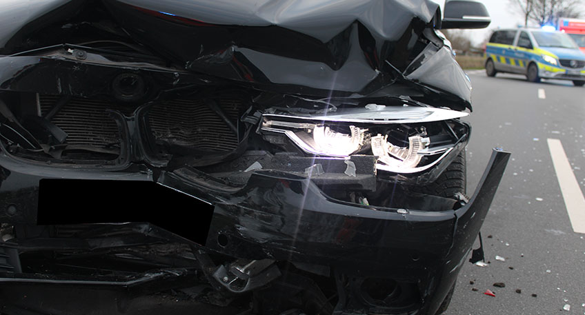 Zwei aufeinanderfolgende Unfälle mit vier beteiligten Fahrzeugen ereigneten sich am vergangenen Freitag auf der Fabbenstedter Straße.