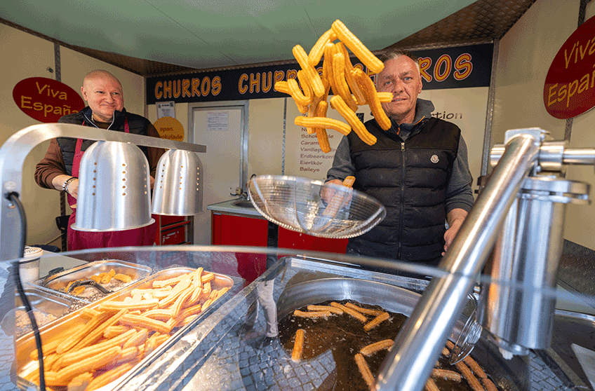 Bummeln, Schlemmen, Freunde treffen und den Fr&uuml;hlingsauftakt genie&szlig;en: Am dritten Aprilwochenende k&ouml;nnen sich die Besucher der L&uuml;bbecker Innenstadt wieder auf &bdquo;L&uuml;bbecke tischt auf&ldquo; mit einem Streetfood Festival auf dem Marktplatz freuen.