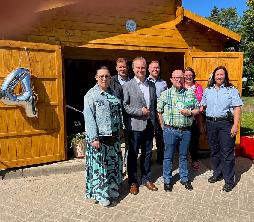 Am Samstag, 03. Juni, fand auf dem Schulhof das Sommerfest anlässlich des 40. Jubiläums des Fördervereins „Freunde der Grundschule Frotheim“ statt. Von den 23 Gründungsmitgliedern sind heute noch 6 im Förderverein.