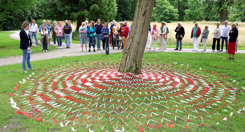 Kunst steht häufig in Verdacht, nicht besonders alltagsnah zu sein. Mitunter haftet ihr sogar etwas Elitäres an. Der Skulpturenwettbewerb auf Schloss Benkhausen beweist, dass es auch anders geht. 
