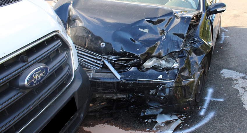 Zu einem Unfall unter Beteiligung dreier Fahrzeuge ist es am sp&auml;ten Dienstagnachmittag um kurz nach 17 Uhr am Einm&uuml;ndungsbereich Haldemer Stra&szlig;e / Stemwederberg-Stra&szlig;e / Schepshaker Stra&szlig;e gekommen. Vier Personen wurden offenbar leicht verletzt.