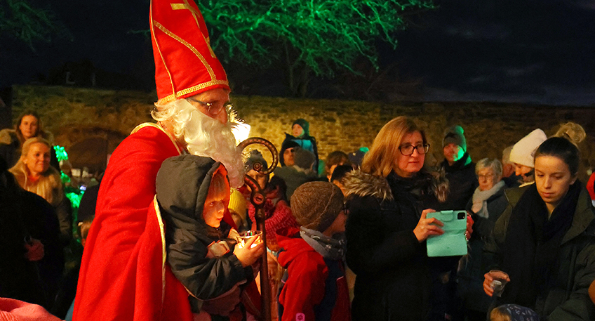Nachrichten Lübbecke Der Nikolaus zu Besuch im Burgmannshof HALLO