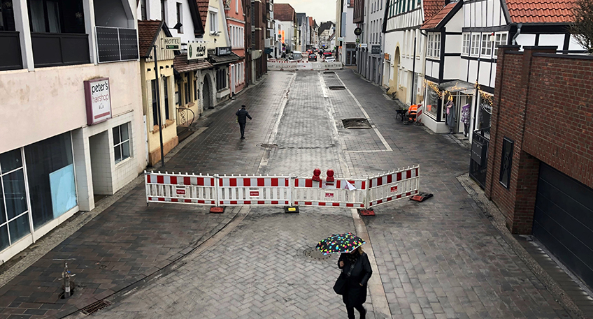 Bei der Sanierung und stra&szlig;enbaulichen Umgestaltung der Niedern- und der Gerichtsstra&szlig;e im Rahmen des Integrierten st&auml;dtebaulichen Entwicklungskonzeptes (ISEK) ist ein Meilenstein erreicht.