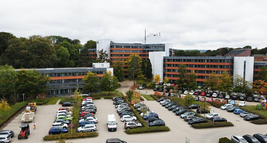 Das Zusammenleben von Menschen mit unterschiedlichen kulturellen Hintergr&uuml;nden und Sprachkenntnissen ist heutzutage selbstverst&auml;ndlich. Um am gesellschaftlichen Leben teilzunehmen, ist die Sprache der zentraler Faktor.