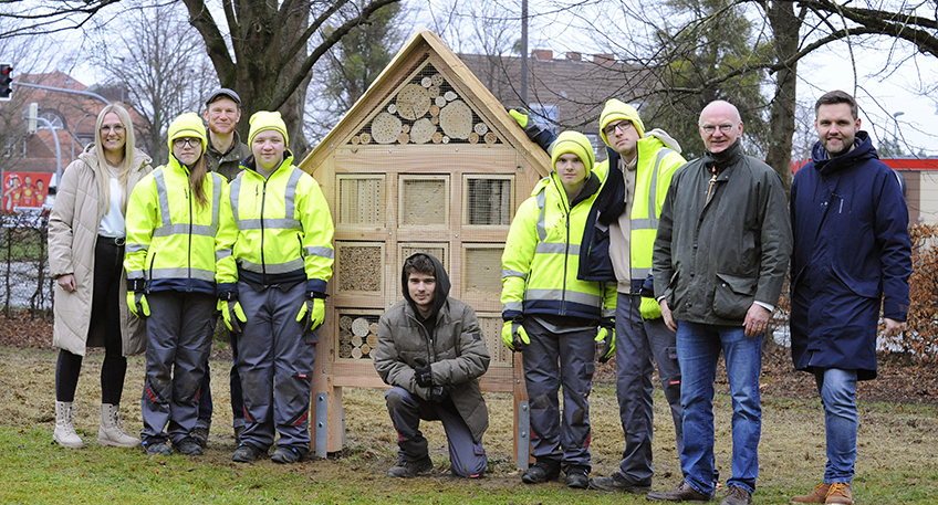 Sie sind nat&uuml;rliche Sch&auml;dlingsbek&auml;mpfer, Nahrungsgrundlage vieler Tiere, Best&auml;uber von Nutzpflanzen, Bodenverbesserer. Rund 34.000 Insektenarten erf&uuml;llen hierzulande wichtige Funktionen in allen &Ouml;kosystemen &ndash; und machen damit etwa 70 Prozent aller Tierarten aus.