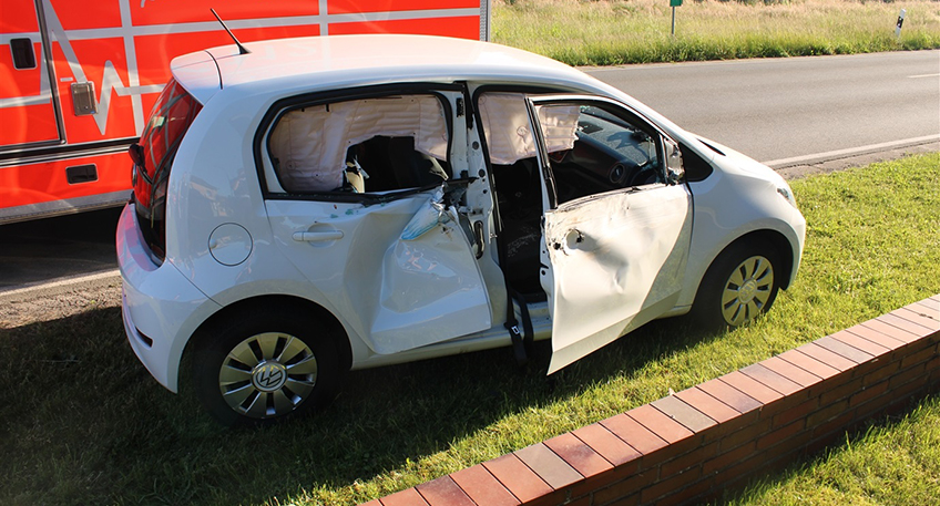 Bei einem &Uuml;berholman&ouml;ver ist es am Mittwochmorgen in Oppenwehe zu einem Verkehrsunfall gekommen. Dabei wurden zwei Insassen eines Pkw leicht verletzt.