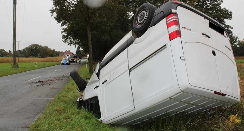 Am Mittwochnachmittag wurde die Polizei wegen eines Alleinunfalls an die Straße "Mehner Wald gerufen.