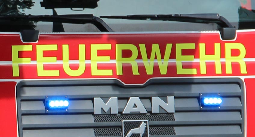 Wegen eines folgenschweren Verkehrsunfalls kam es am Mittwochvormittag auf der Berliner Straße (B 239) in Lübbecke zu einem Einsatz von Polizei, Feuerwehr und Rettungsdienst. Für einen beteiligten Autofahrer (83) kam jede Hilfe zu spät.