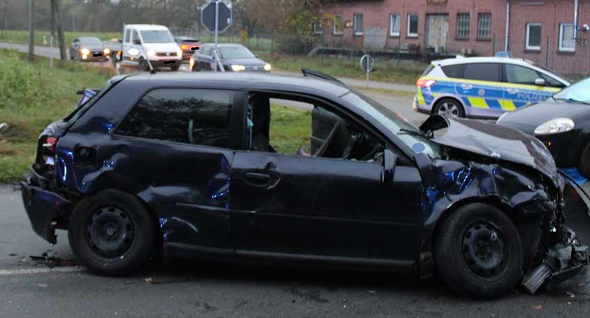 Bei einem Verkehrsunfall am Donnerstagnachmittag sind in Rahden insgesamt vier Personen leicht verletzt worden.