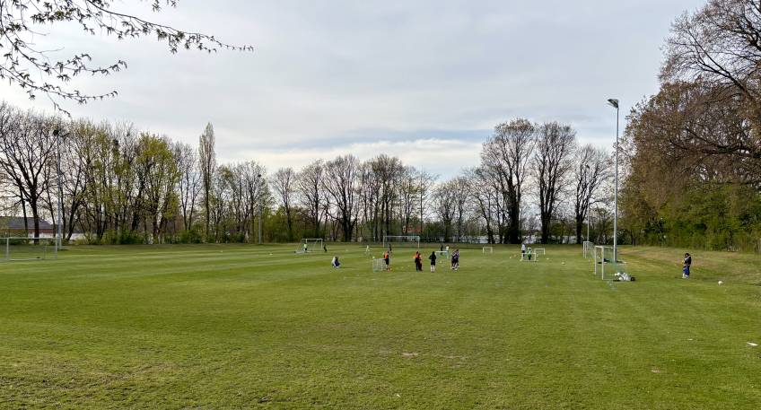 https://www.hallo-luebbecke.de/data/Bildarchiv/2025/202504_April/20250413_hallo_minden_luebbecke_trainingsplatz_obernfelde.jpg