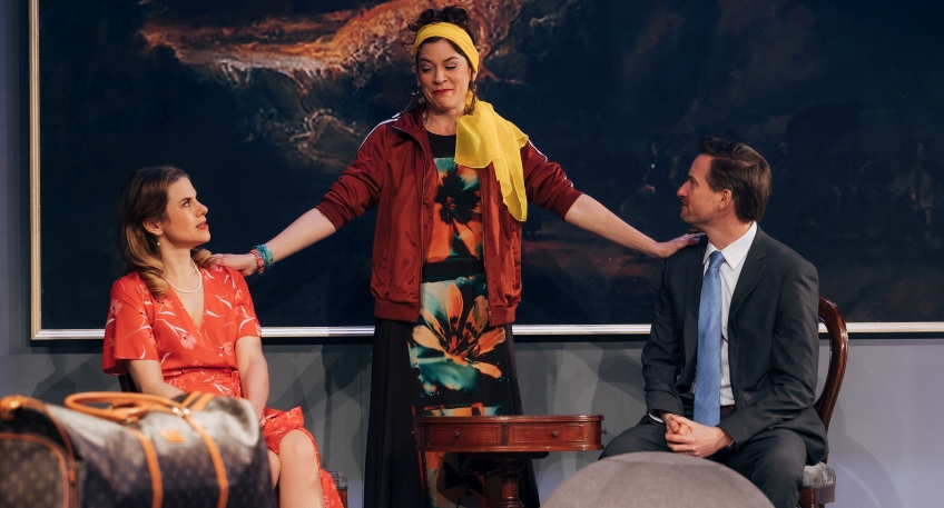 https://www.hallo-luebbecke.de/data/Bildarchiv/2025/202506_Juni/20250617_hallo_minden_theater_espelkamp_Bis_dass_der_Tod_4_c_Hendrick_Nix.jpg