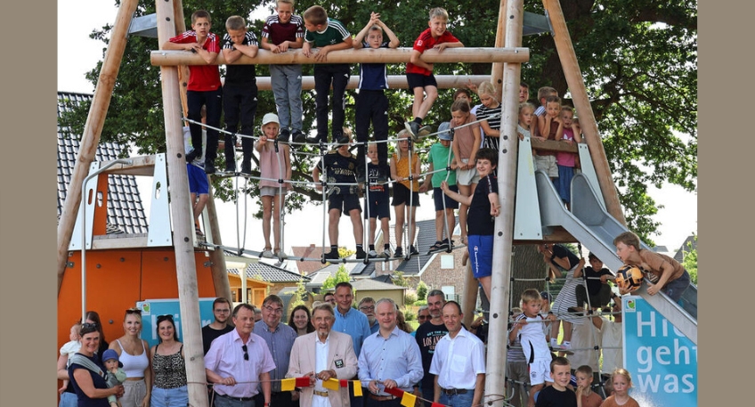 https://www.hallo-luebbecke.de/data/Bildarchiv/2025/202506_Juni/20250622_hallo_minden_espelkamp_eraffnung_spielplatz.jpg