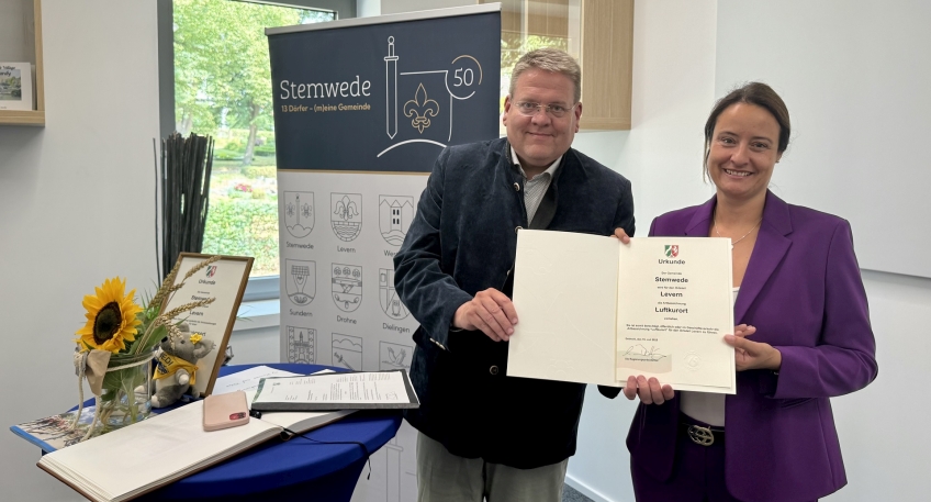 https://www.hallo-luebbecke.de/data/Bildarchiv/2025/202507_Juli/20250718_hallo_minden_stemwede_urkunde_luftkurort_2025-1.jpg