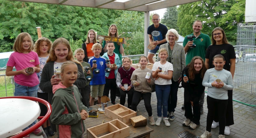 https://www.hallo-luebbecke.de/data/Bildarchiv/2025/202507_Juli/20250719_hallo_minden_bne_wildbienen.jpg