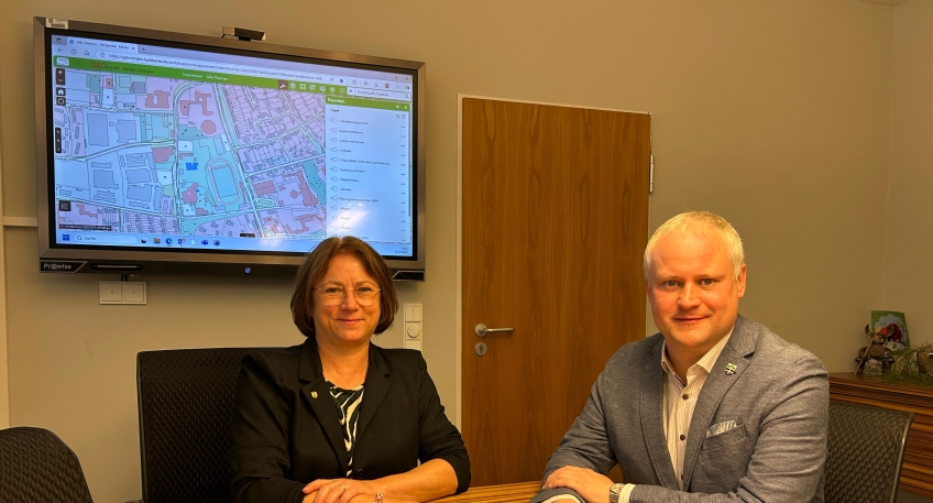 https://www.hallo-luebbecke.de/data/Bildarchiv/2025/202507_Juli/20250729_hallo_minden_winkelmann__Gesprach_Winkelmann_Vieker.jpg