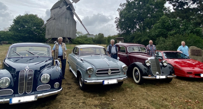 https://www.hallo-luebbecke.de/data/Bildarchiv/2025/202509_September/20250913_hallo_minden_stemwede_Oldtimertreffen_Oppenwehe.jpg