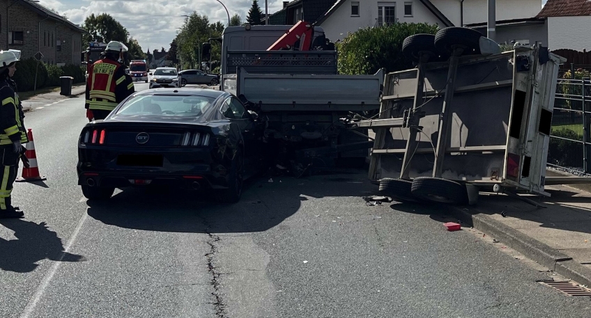 https://www.hallo-luebbecke.de/data/Bildarchiv/2025/202509_September/20250924_hallo_minden_polizei_ford_mustang.jpg