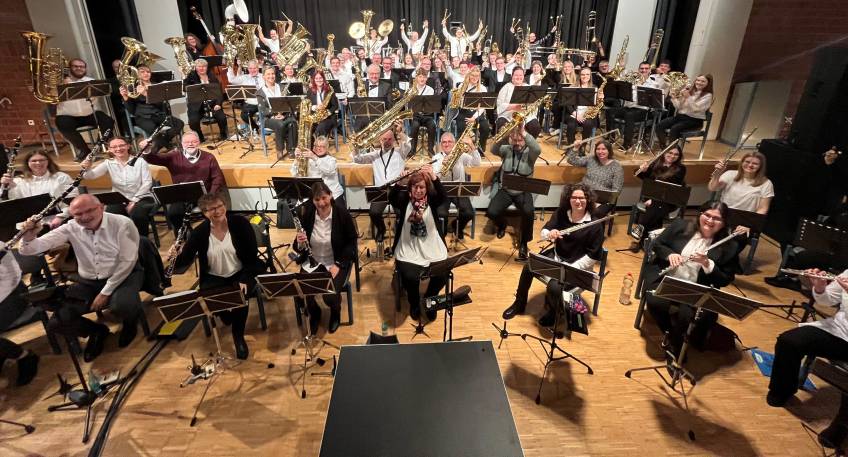 https://www.hallo-luebbecke.de/data/Bildarchiv/2025/202509_September/20250928_hallo_minden_Kreismusikerverband_Minden-Lubbecke_probenphase.jpg
