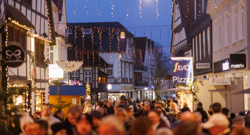 https://www.hallo-luebbecke.de/data/Bildarchiv/2025/202511_November/20251122_hallo_minden_stadtmarketing_Weihnachtsmarkt12_Oliver_Krato.jpg