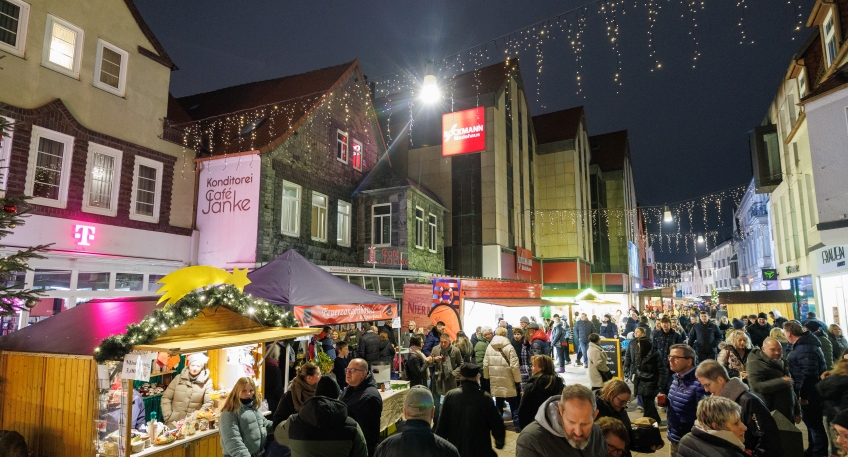https://www.hallo-luebbecke.de/data/Bildarchiv/2025/202511_November/20251126_hallo_minden_lubbecke_marketing_Weihnachtsmarkt11_Oliver_Krato.jpg
