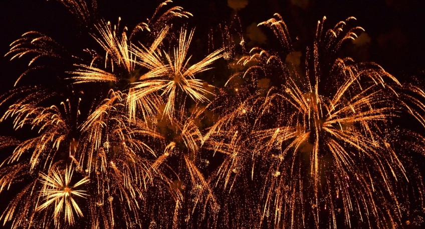 https://www.hallo-luebbecke.de/data/Bildarchiv/2026/202601_Januar/2060106_hallo_minden_feuerwerk_pixabay.jpg
