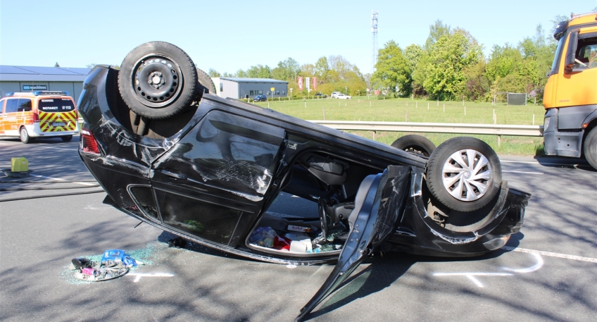 https://www.hallo-luebbecke.de/data/Bildarchiv/2026/202605_Mai/20260503_hallo_minden_polizei_unfall_rahden.jpg